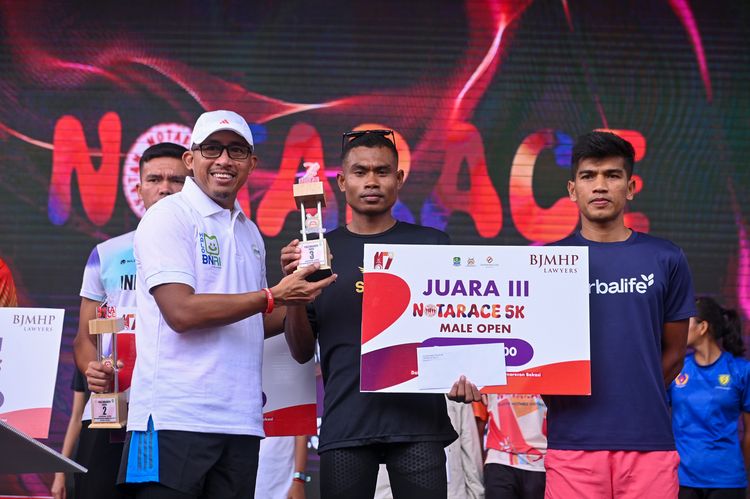 Race photo from NOTARACE 2025