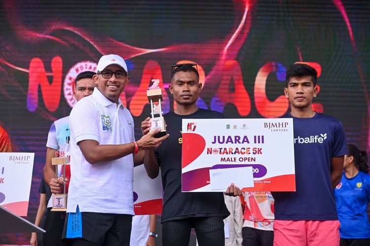 Race photo from NOTARACE 2025