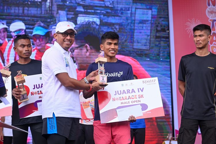 Race photo from NOTARACE 2025
