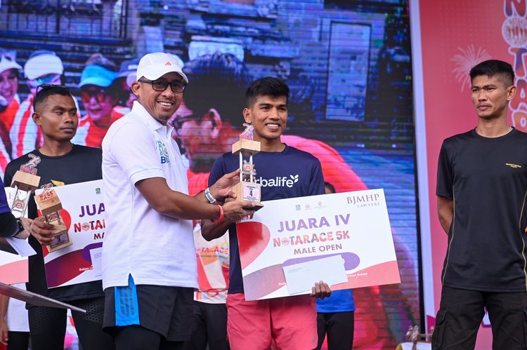 Race photo from NOTARACE 2025