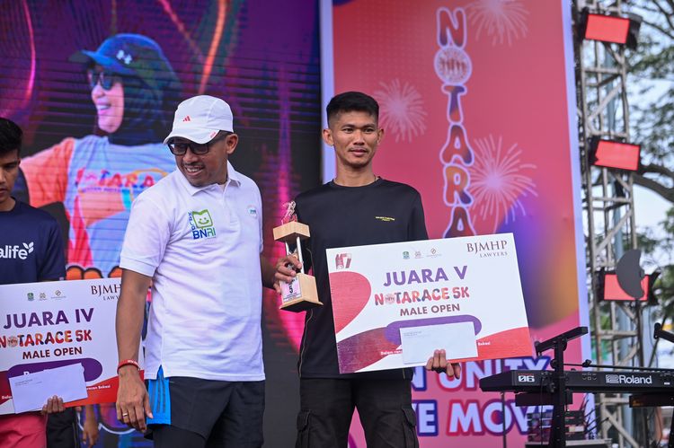 Race photo from NOTARACE 2025