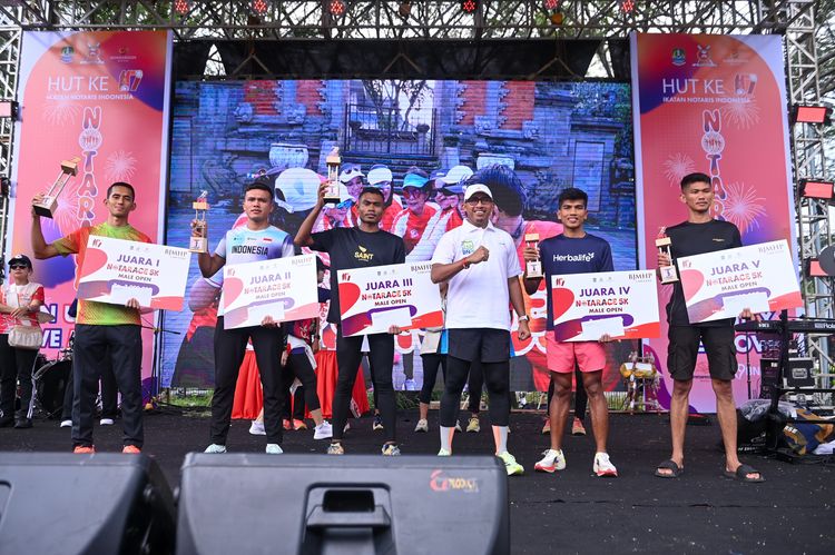 Race photo from NOTARACE 2025