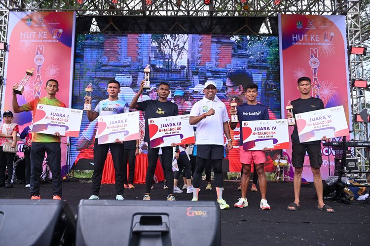 Race photo from NOTARACE 2025