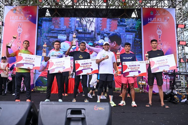 Race photo from NOTARACE 2025