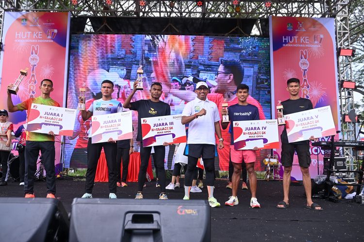 Race photo from NOTARACE 2025