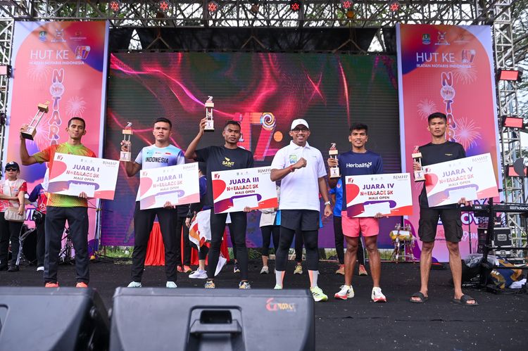 Race photo from NOTARACE 2025