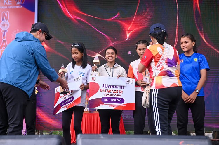 Race photo from NOTARACE 2025