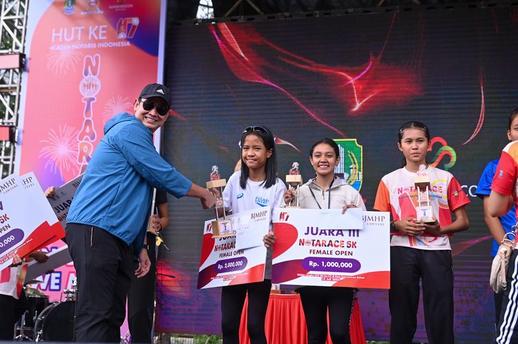 Race photo from NOTARACE 2025