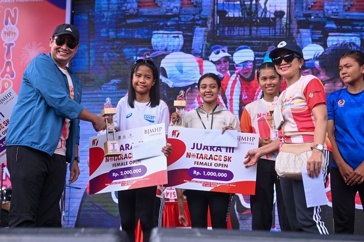 Race photo from NOTARACE 2025