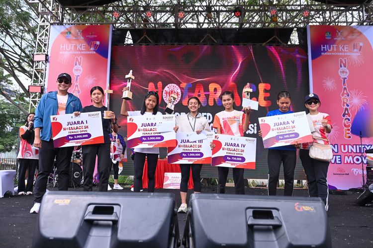 Race photo from NOTARACE 2025