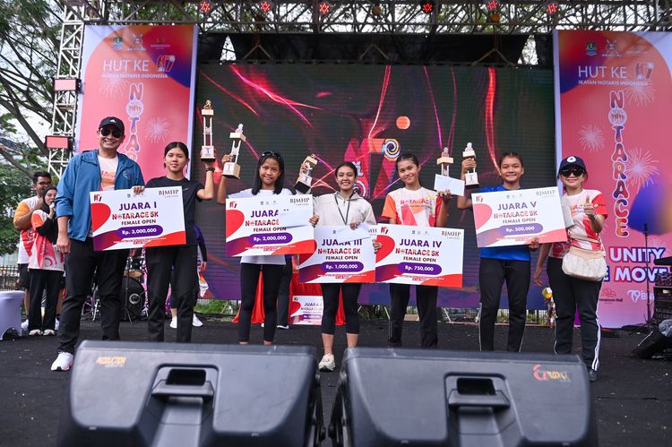 Race photo from NOTARACE 2025