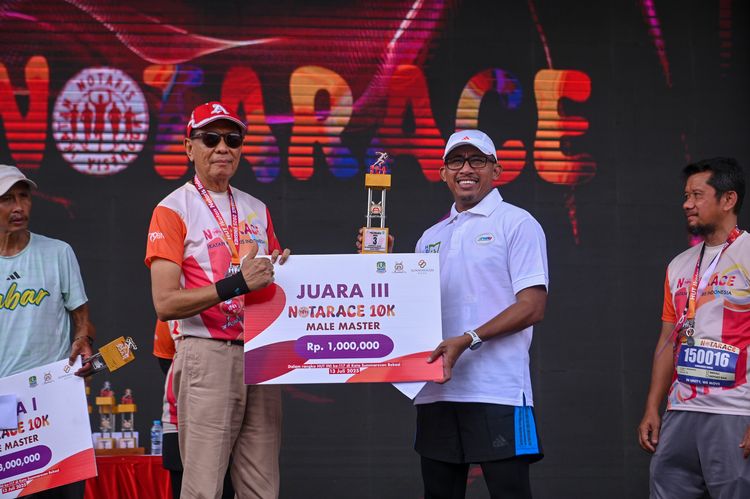 Race photo from NOTARACE 2025