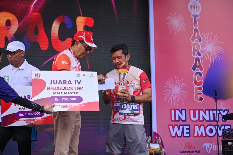 Race photo from NOTARACE 2025