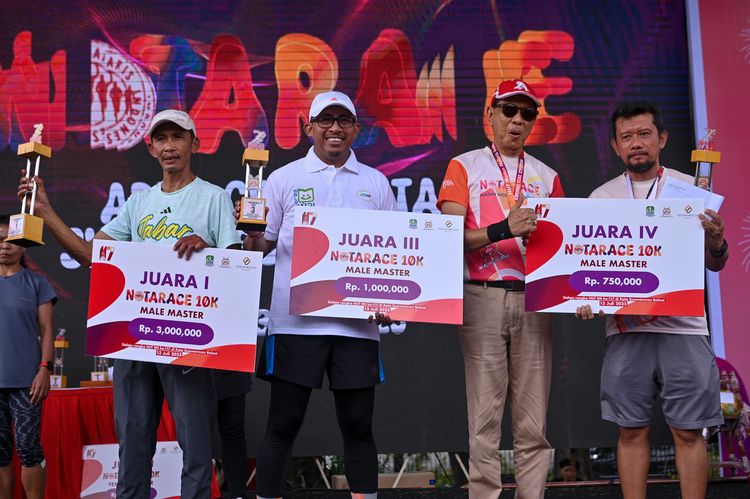 Race photo from NOTARACE 2025