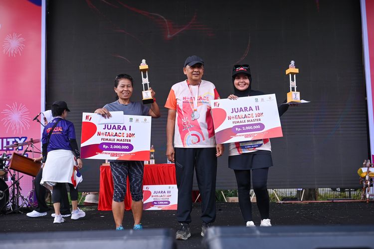 Race photo from NOTARACE 2025