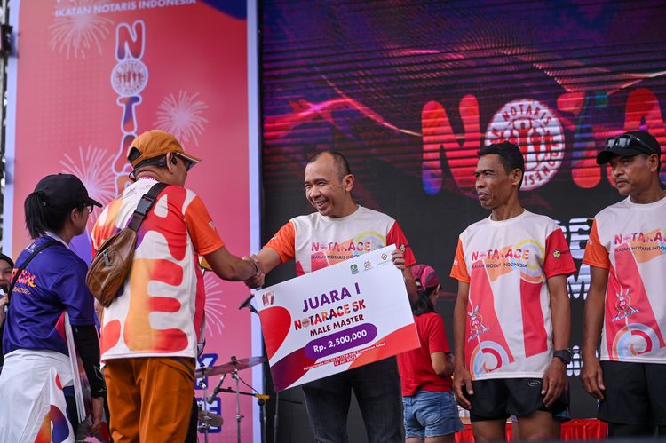 Race photo from NOTARACE 2025