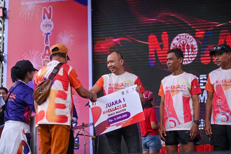 Race photo from NOTARACE 2025