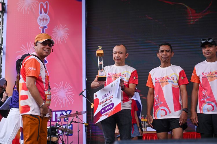 Race photo from NOTARACE 2025