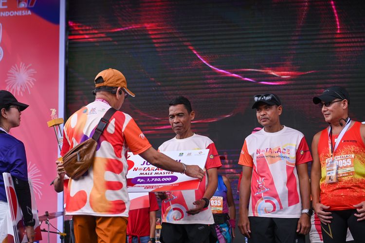 Race photo from NOTARACE 2025