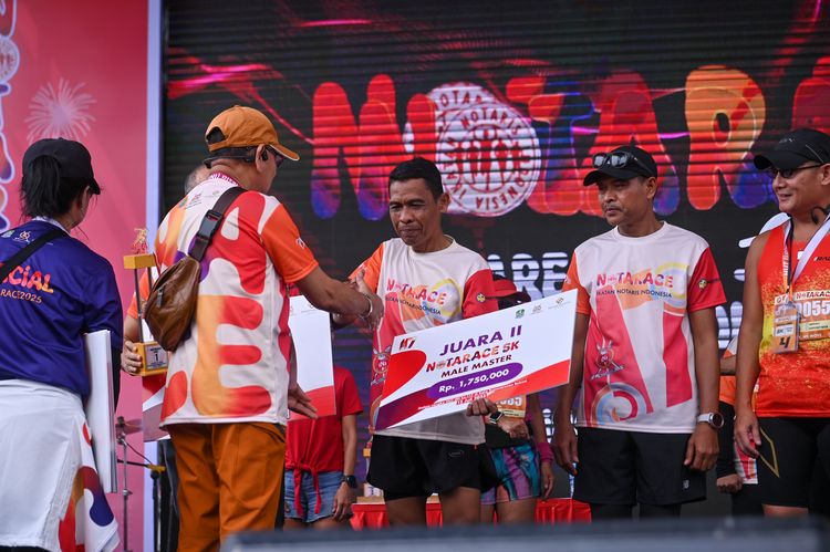 Race photo from NOTARACE 2025