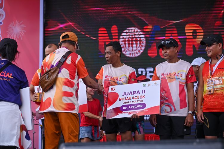 Race photo from NOTARACE 2025