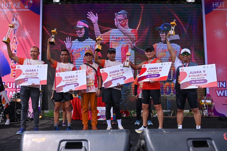 Race photo from NOTARACE 2025