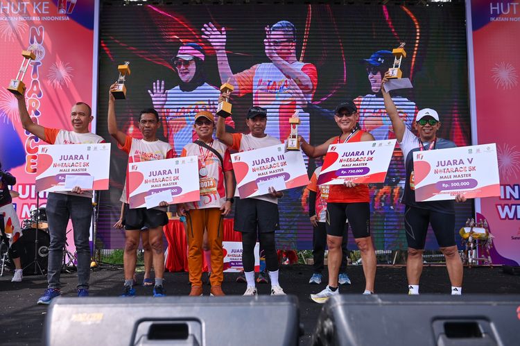 Race photo from NOTARACE 2025
