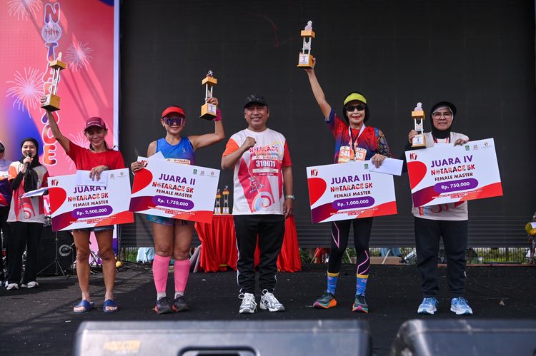Race photo from NOTARACE 2025