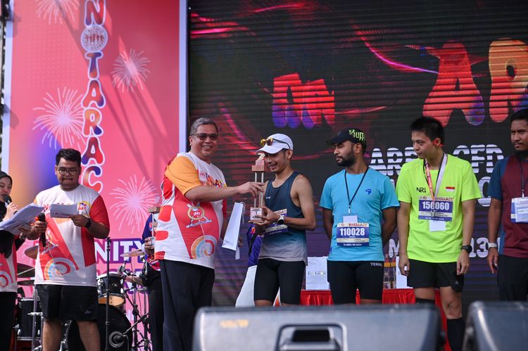 Race photo from NOTARACE 2025