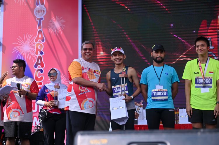 Race photo from NOTARACE 2025