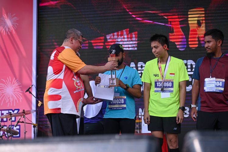 Race photo from NOTARACE 2025