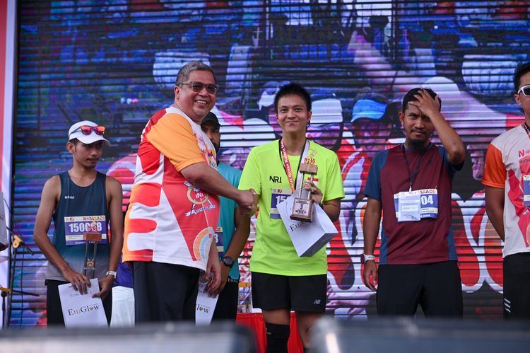 Race photo from NOTARACE 2025