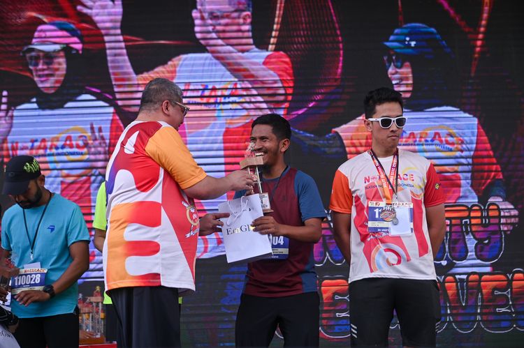Race photo from NOTARACE 2025