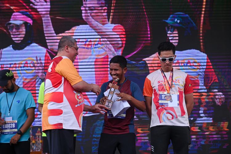 Race photo from NOTARACE 2025
