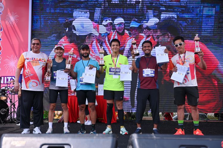 Race photo from NOTARACE 2025