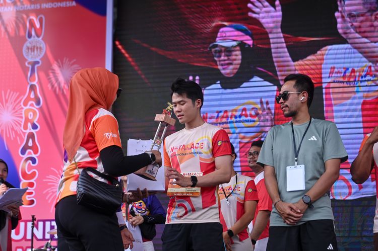 Race photo from NOTARACE 2025