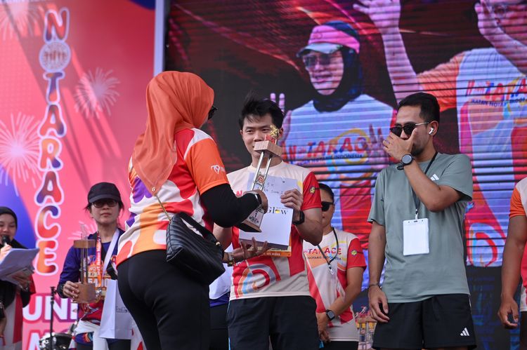 Race photo from NOTARACE 2025