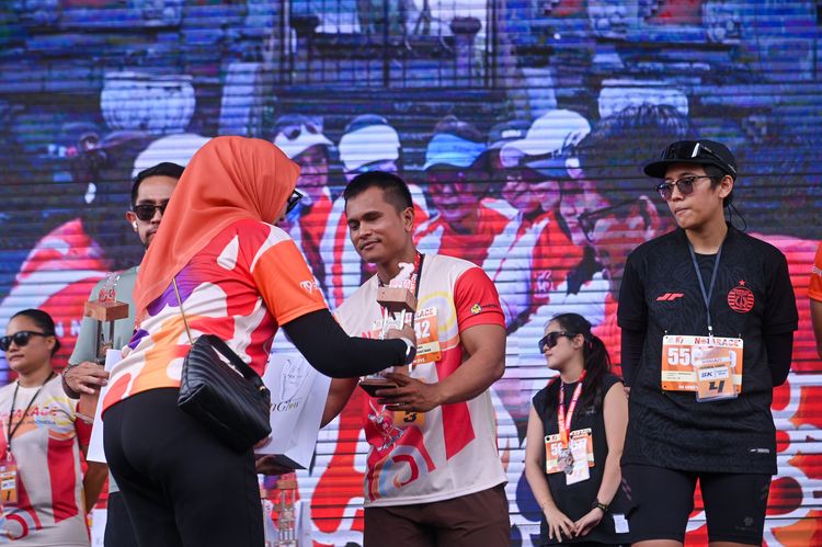 Race photo from NOTARACE 2025