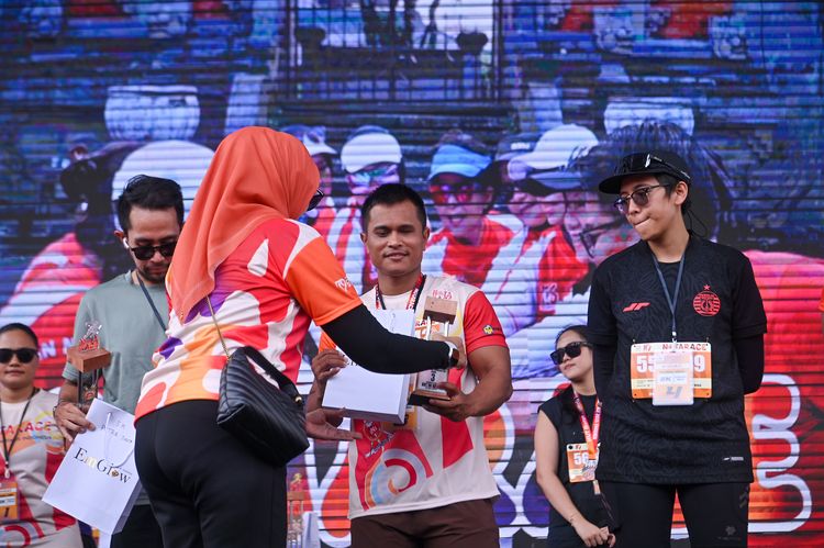 Race photo from NOTARACE 2025