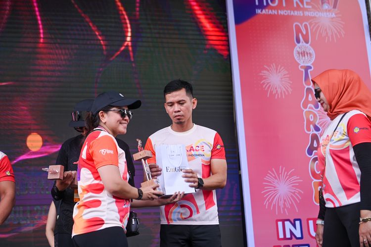Race photo from NOTARACE 2025