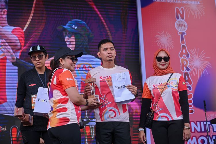 Race photo from NOTARACE 2025