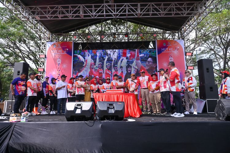 Race photo from NOTARACE 2025