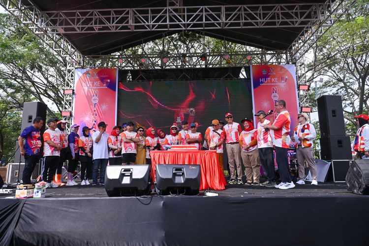 Race photo from NOTARACE 2025