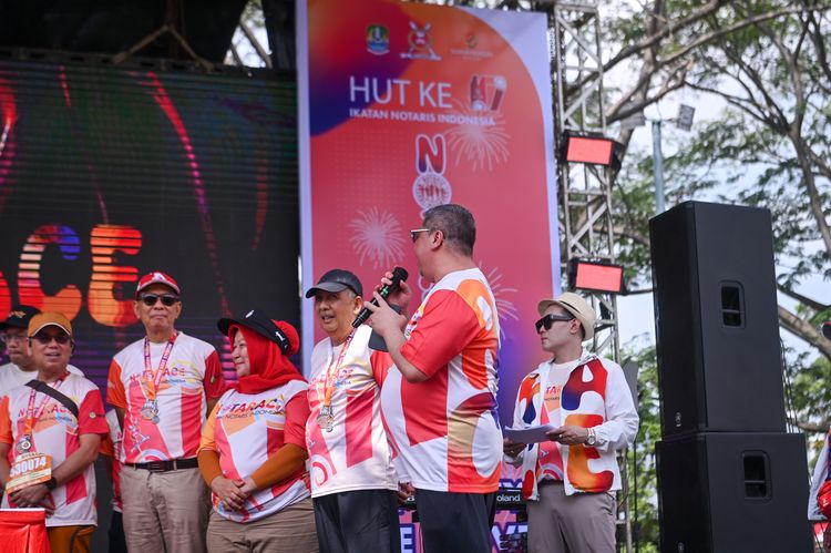 Race photo from NOTARACE 2025