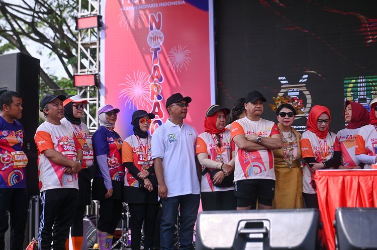 Race photo from NOTARACE 2025