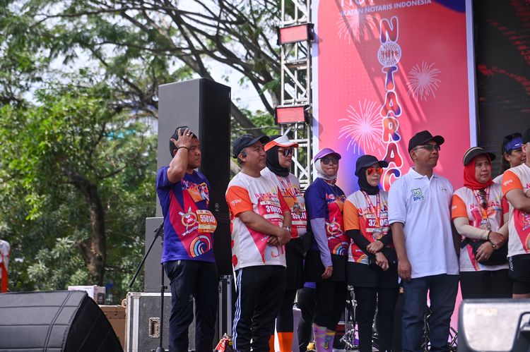 Race photo from NOTARACE 2025