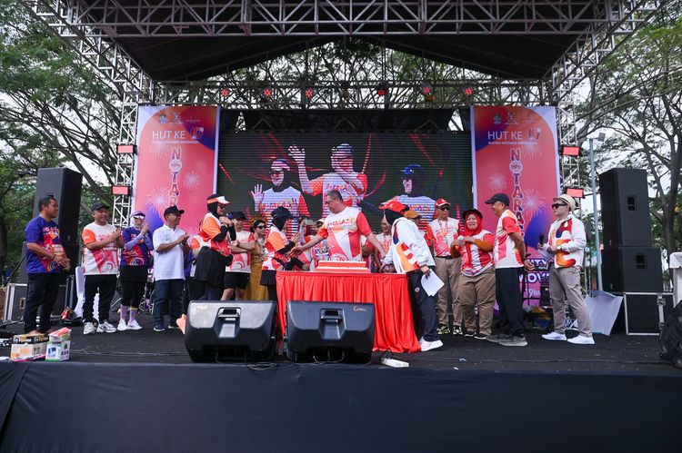 Race photo from NOTARACE 2025