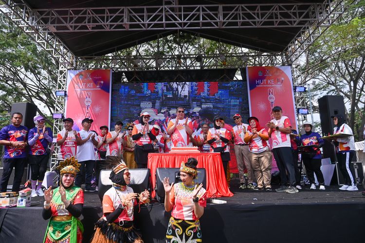 Race photo from NOTARACE 2025