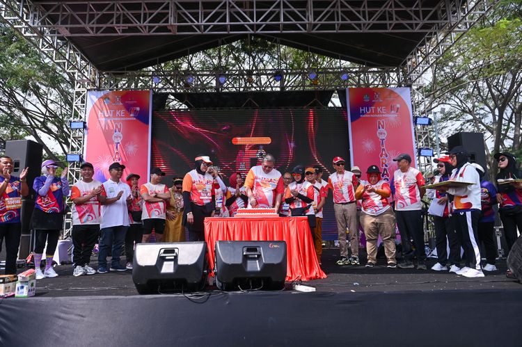 Race photo from NOTARACE 2025