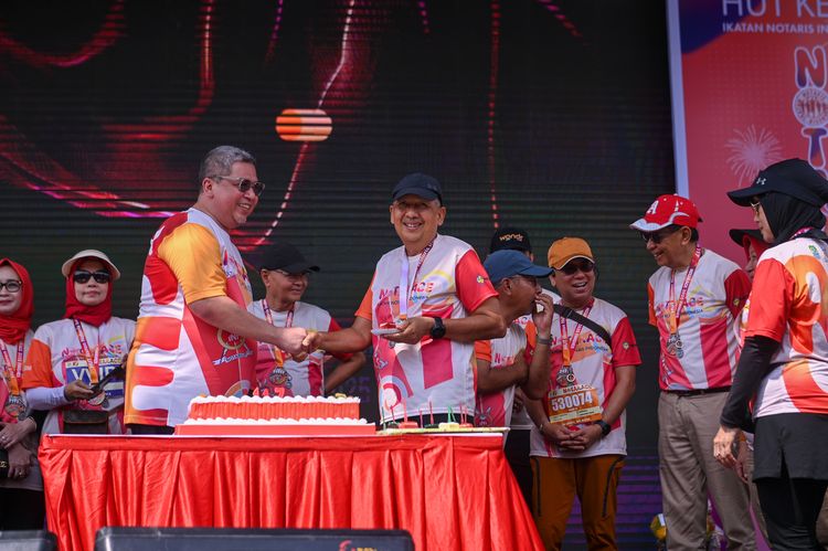 Race photo from NOTARACE 2025